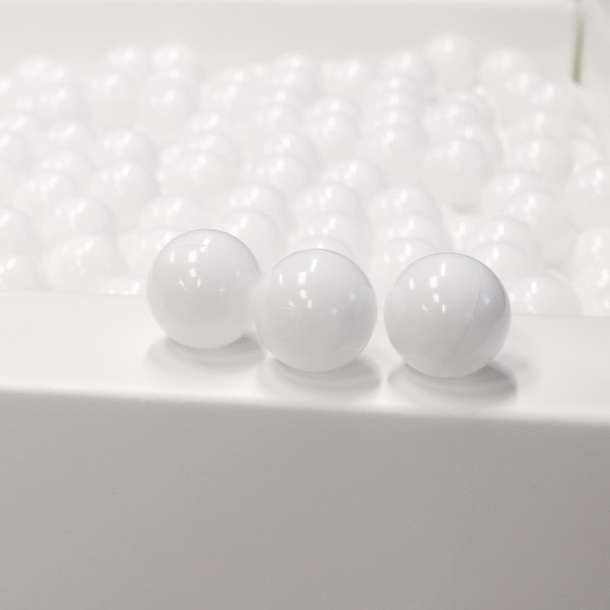 White balls for Soft Play ball pit (500 pieces)